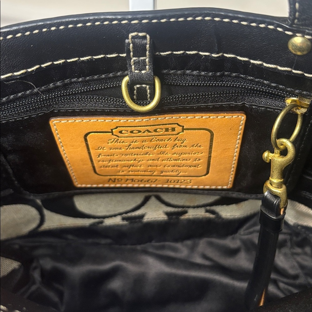 COACH SIGNATURE MONOGRAM Stylish Black and Tan Women's satchel - Picture 4 of 11